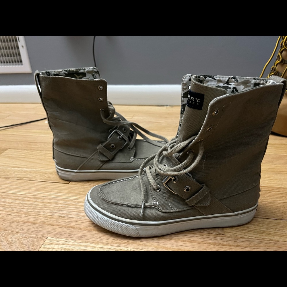 Sperry high top/fold down Sneakers